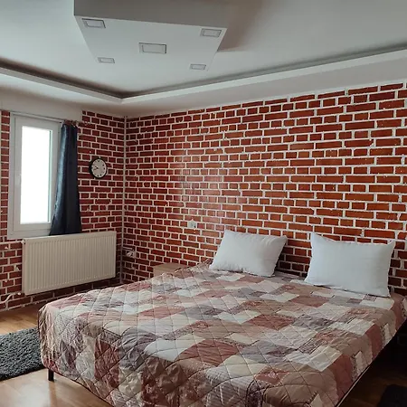 House 33