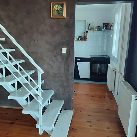 House 33