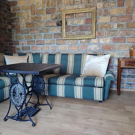 House 33 * Stari Slankamen