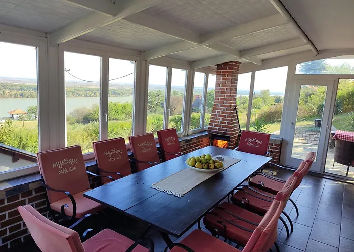 House 33 * Stari Slankamen