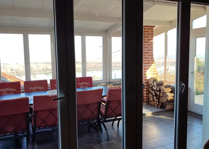 House 33 Willa Stari Slankamen